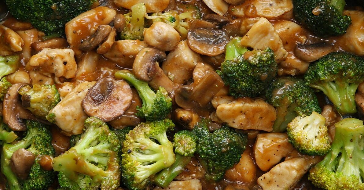Pollo Con Brócoli Con Salsa