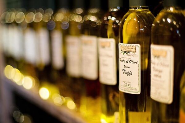 El aceite de oliva es fuente de vitaminas y grasas saludables
