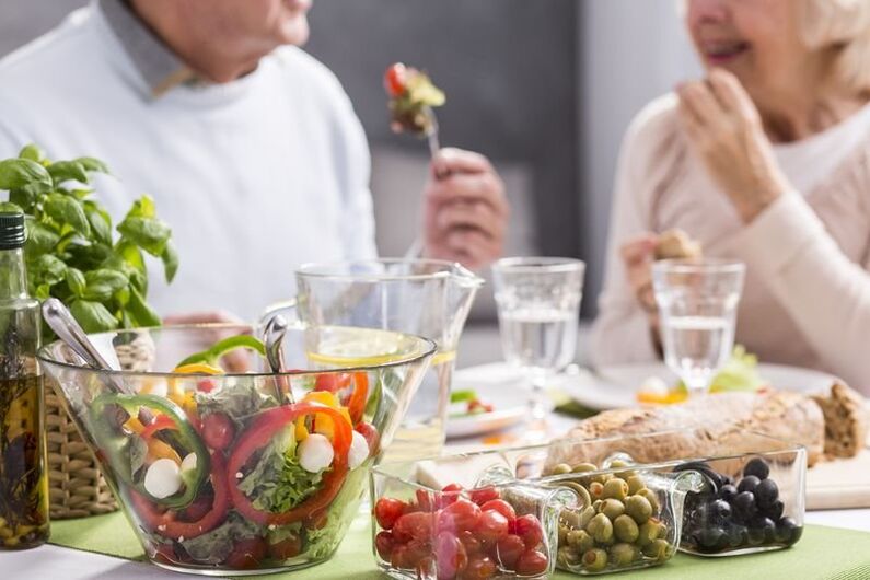 La dieta mediterránea mejora las habilidades comunicativas en los adultos mayores